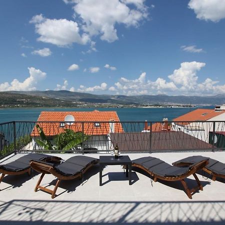 Apartment With Terrace And Sea View - Lucic Trogir Kültér fotó