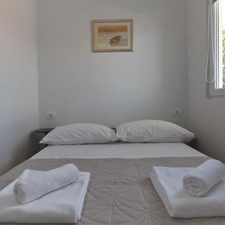 Apartment With Terrace And Sea View - Lucic Trogir Kültér fotó