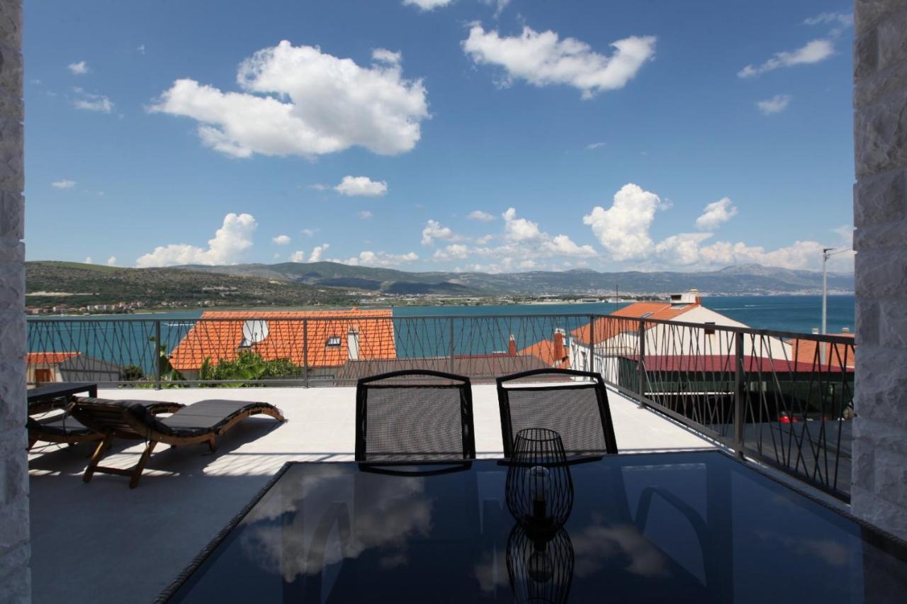 Apartment With Terrace And Sea View - Lucic Trogir Kültér fotó