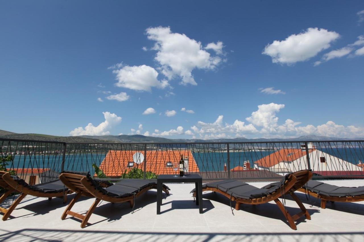 Apartment With Terrace And Sea View - Lucic Trogir Kültér fotó