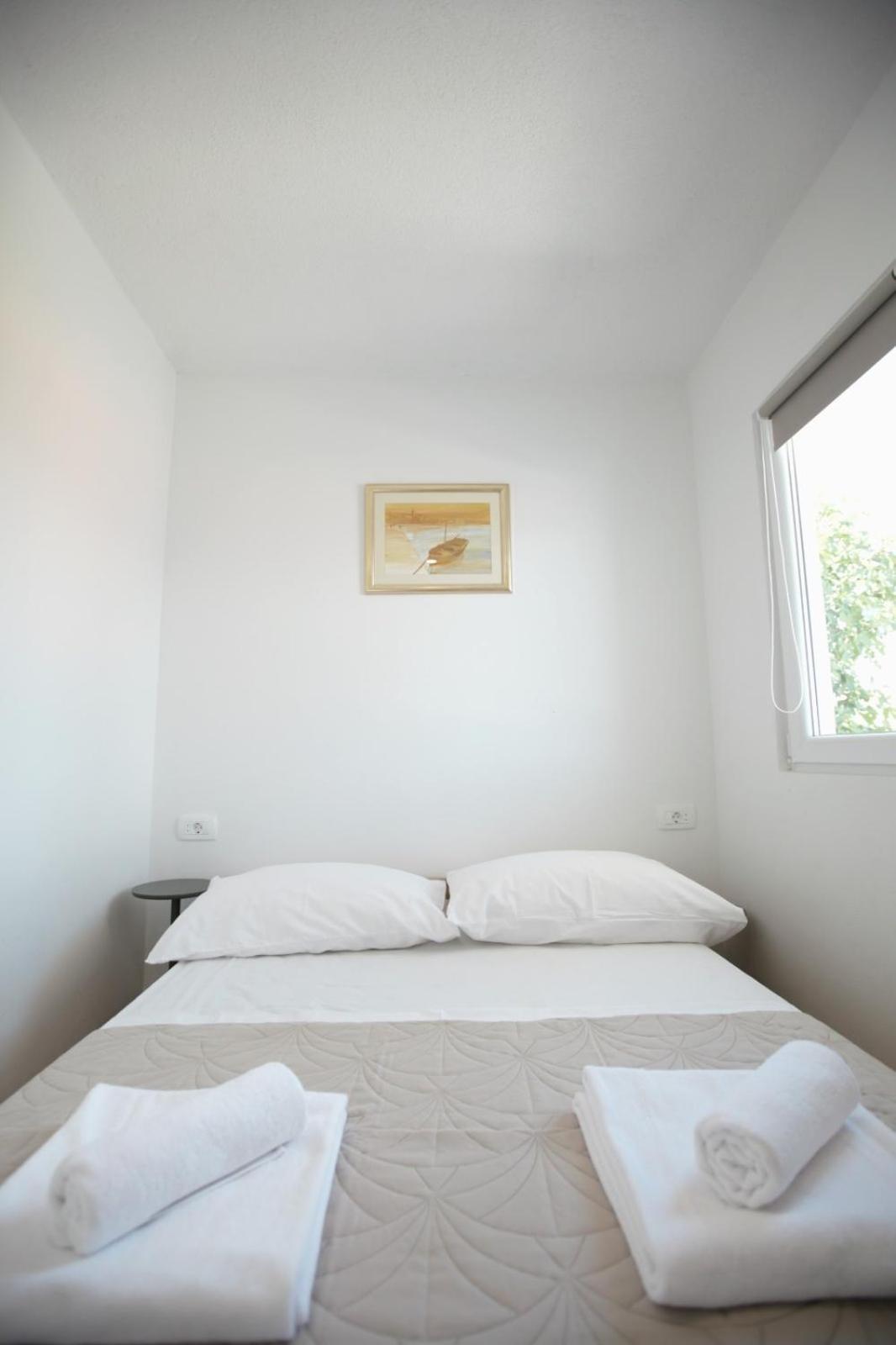 Apartment With Terrace And Sea View - Lucic Trogir Kültér fotó