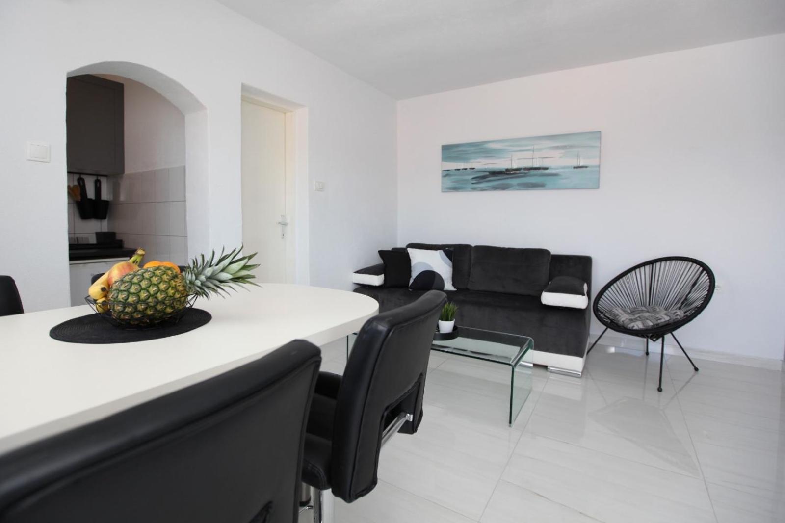Apartment With Terrace And Sea View - Lucic Trogir Kültér fotó