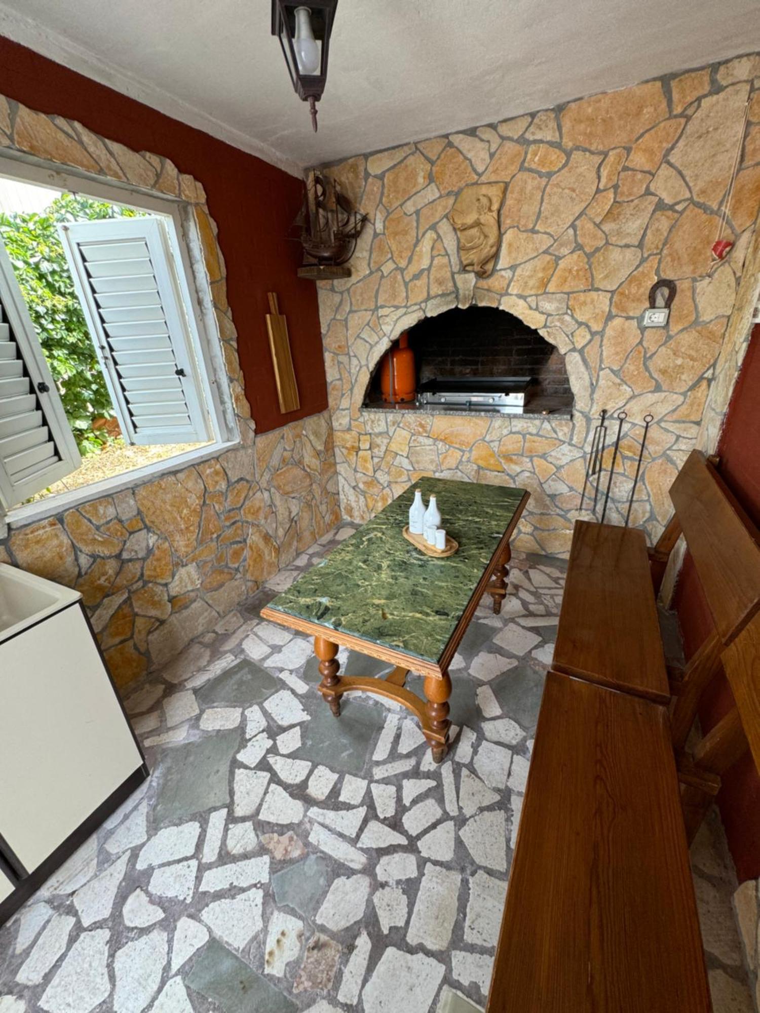 Apartment With Terrace And Sea View - Lucic Trogir Kültér fotó